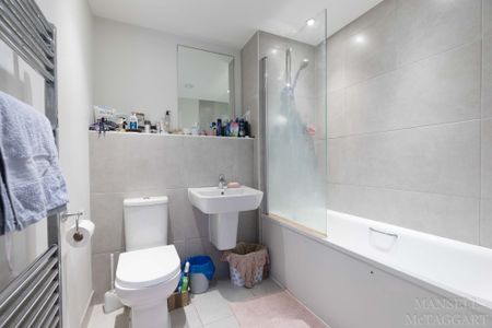 West Green Drive, Crawley, RH11 - Photo 3