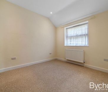 3 bedroom semi-detached bungalow to rent - Photo 5