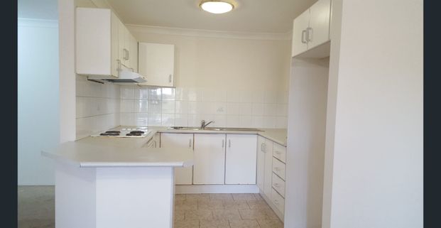 SUPER CONVENIENT - 500 METER FROM HARRIS PARK TRAIN STATION NEAR TO NEW KITCHEN CABINET & TIMBER FLOORING & 2 AC - Photo 1