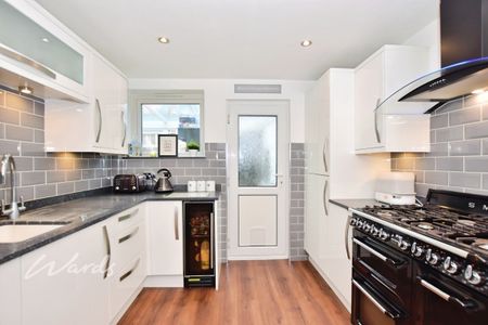 3 bedroom terraced house to rent - Photo 5