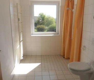 2-Raum-Wohnung mit Aufzug, Dusche, Balkon - Photo 2