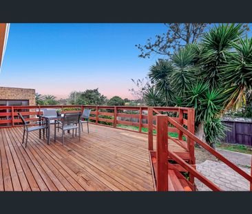 31 OAKTREE DRIVE, Hampton Park, Vic 3976 - Photo 3