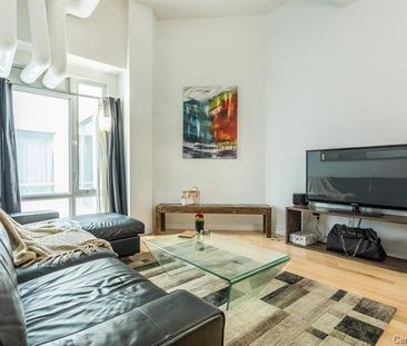 Condo for rent, Montréal (Ville-Marie) - Photo 2