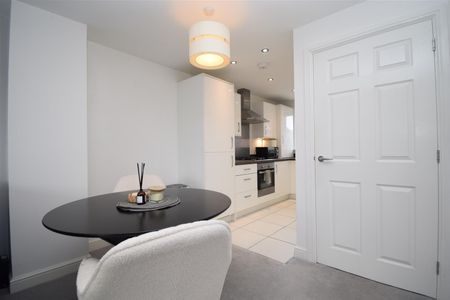 Beecham Square, Castleford - Photo 4