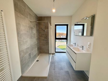 Ruim energiezuinig appartement met 2 slaapkamers - Photo 3