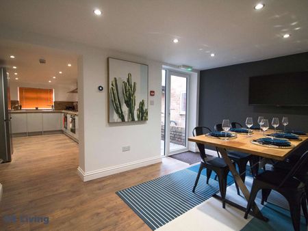 OX Living is proud to present this high-quality 7-bedroom co-living property, perfect for working professionals looking for stylish, stress-free living. Room 1 - Photo 3