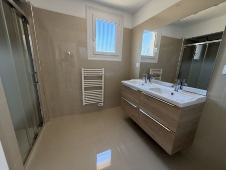 Location Maison 5 pièces 104m² NICE 06200 - Photo 4