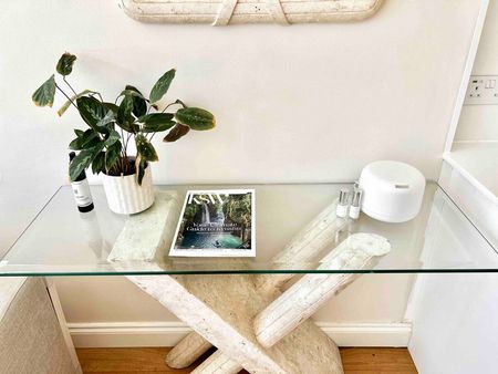 Woodstock Grove - Photo 2