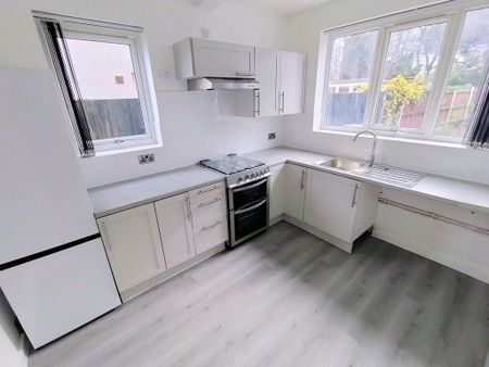 2 bedroom semi-detached house to rent - Photo 3