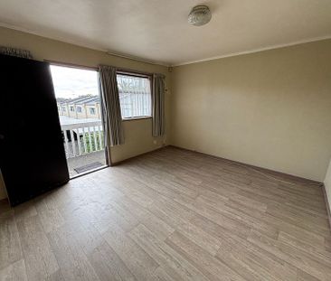 Lovely 1 bedroom unit - Photo 5