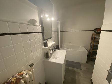 Location Maison 5 pièces 114m² LE CREUSOT 71200 - Photo 5