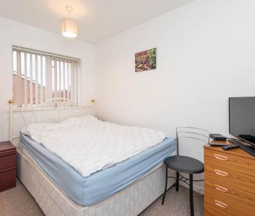 2 bedroom semi-detached house to rent - Photo 3