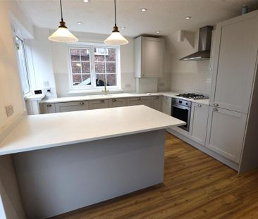 3 bedroom semi-detached house to rent - Photo 6