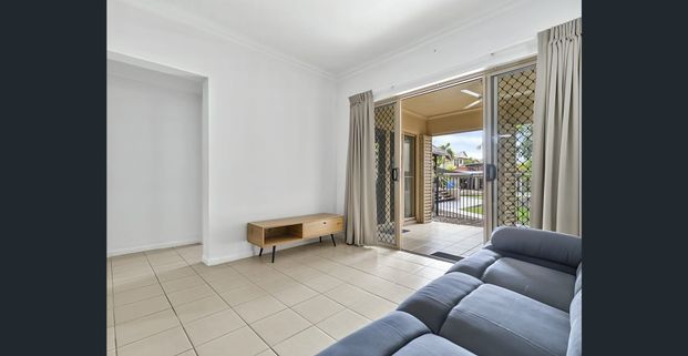 VERY TIDY FURNISHED UNIT IN SMITHFIELD! - Photo 1