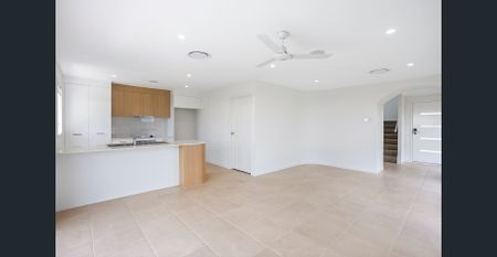 RENT WILL INCREASE TO $580 PER WEEK AFTER 3 MONTHS - Photo 2