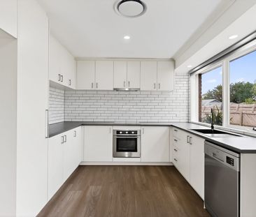 Recently Refurbished 3 Bedroom Home - Photo 4