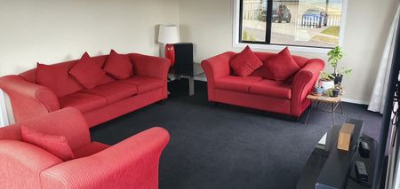 Single Level 4 Bedroom Home in Grenada Village - Photo 3