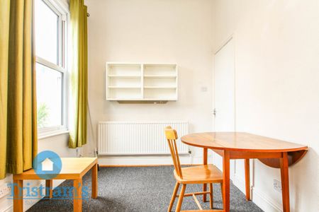 3 bed Apartment for Rent - Photo 3