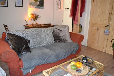 4 bedroom terraced house to rent - Photo 2