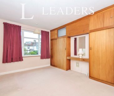 3 bedroom house to rent Langley Way, BR4 - Photo 4