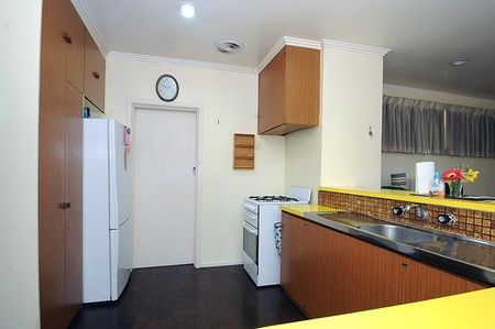 278 Blackburn Road, Blackburn South - Photo 2