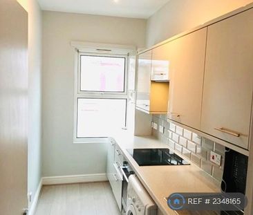 2 bedroom maisonette to rent - Photo 2