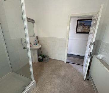 Room 1, BIRMINGHAM, B66 - Photo 3