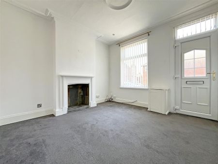 2 bedroom Terraced House to rent - Photo 4