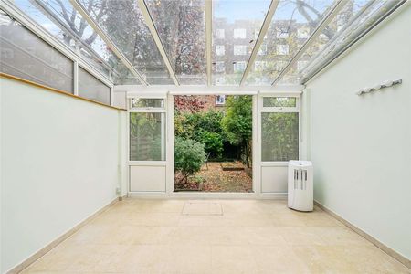 A lovely unfurnished house near to Holland Park - Photo 4