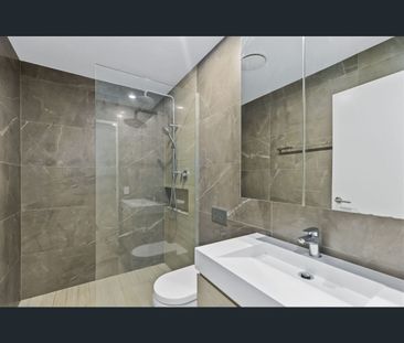 Spacious and stylish, ground floor apartment in an unbeatable locat... - Photo 4