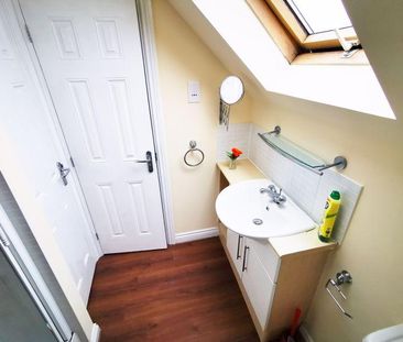 3 bedroom semi-detached house to rent - Photo 6