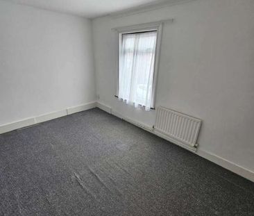 Large Bedroom House- Cannon Street, Reading, RG1 - Photo 2