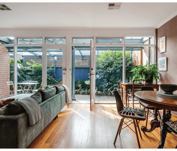 Comfortable Unit Living in Allenby Gardens - Photo 1