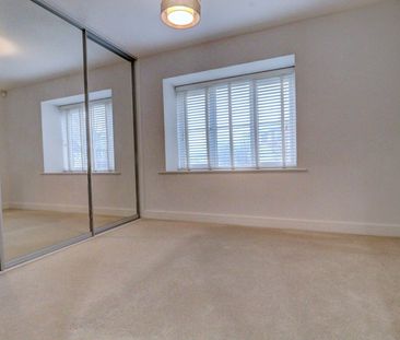 4 bedroom mid terraced house to rent - Photo 3