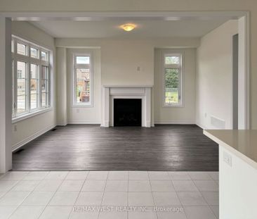 For Lease - 2 Ed Ewert Avenue, Clarington, Ontario - Photo 1