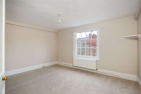 Townhouse in the heart of Kingsgate Village. - Photo 2