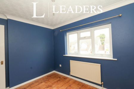 4 bedroom detached house to rent - Photo 2