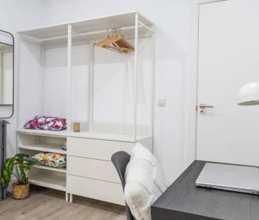 Room in a shared 9-bedroom apartment for rent in Universidad, bills included, perfect for women - Foto 2