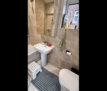 3 Bed Semi-Detached House, Galsworthy Road, S5 - Photo 2