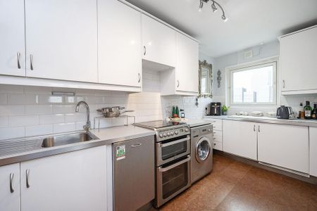2 bedroom flat to rent - Photo 5