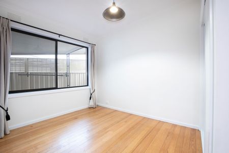 Unit 1/51 Stanley Street - Photo 3