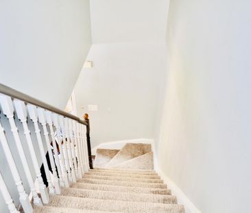 For Lease - 114 Fellowes Crescent, Hamilton, Ontario - Photo 2