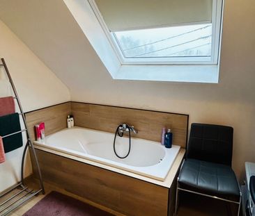 Prachtig en ruim duplexappartement met 3 slaapkamers, autostaanplaa... - Photo 5