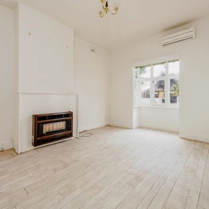 3 Bed, 1 Bath - Photo 1