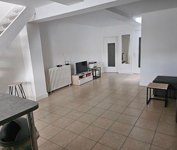 Location Maison 5 pièces 10m² - Photo 4