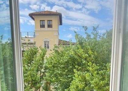 Parioli-Piazza delle Muse: Restored 3 bedroom, 3 Bath, spacious living, kitchen, balcony, near park, master bed & 2 single bedrooms. Ref 1045