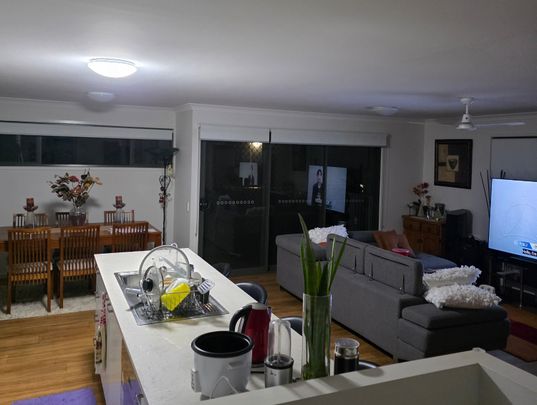 Carseldine - Photo 1
