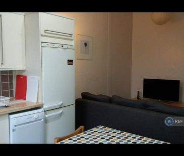 3 bedroom flat to rent - Photo 1