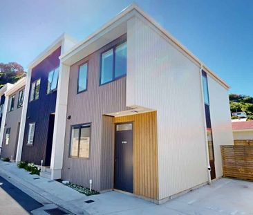 Popular and Sunny Lyall Bay - Photo 3