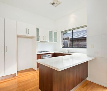 2/7 Mutual Road, Balwyn North VIC 3104 - Townhouse For Rent | Domain - Photo 2